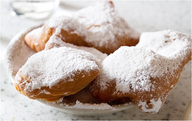 Cafe du Monde New Orleans: The History of an Icon and Sugary Beignets