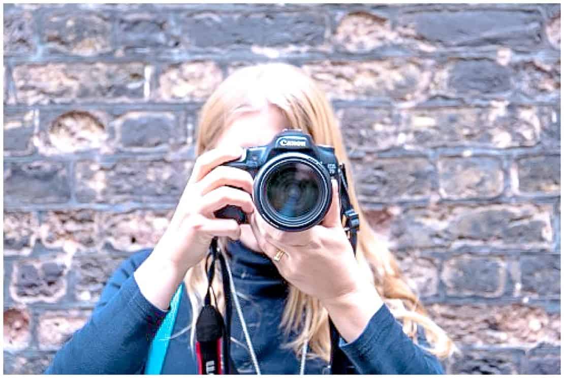 Abigail King with vlogging equipment camera starter kit - how to set up a travel journal 